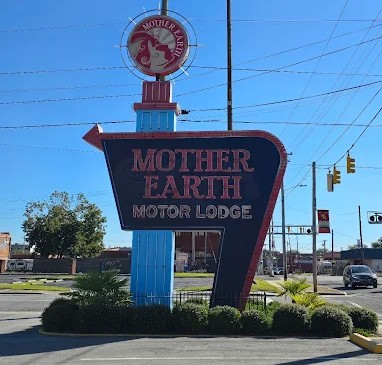 Mother Earth Motor Lodge